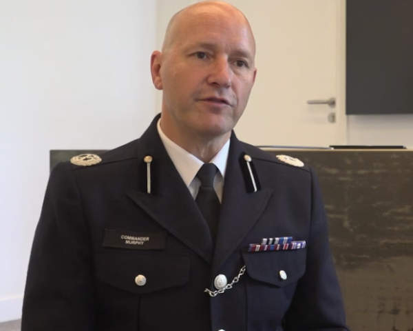 兆富配资 英警方加戏: 中俄伊是幕后黑手, 英国未成年人被当枪使